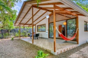 Oceanfront House with AC, Fast WiFi at Cocles Beachbreak